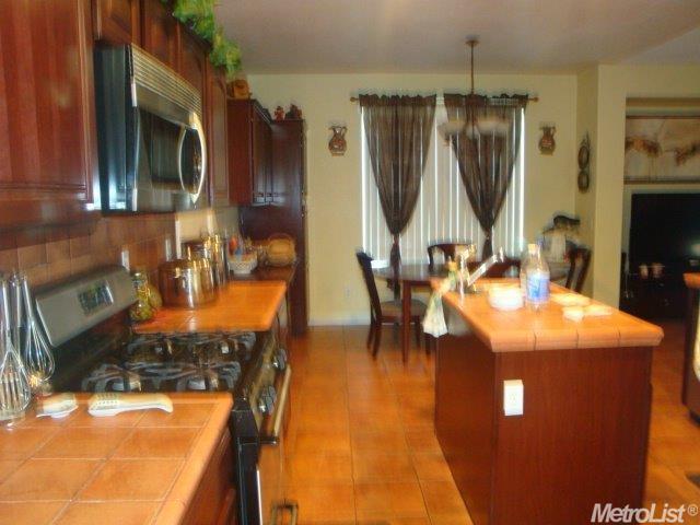 3844 River Springs Ct, Ceres, CA 95307 photo 4