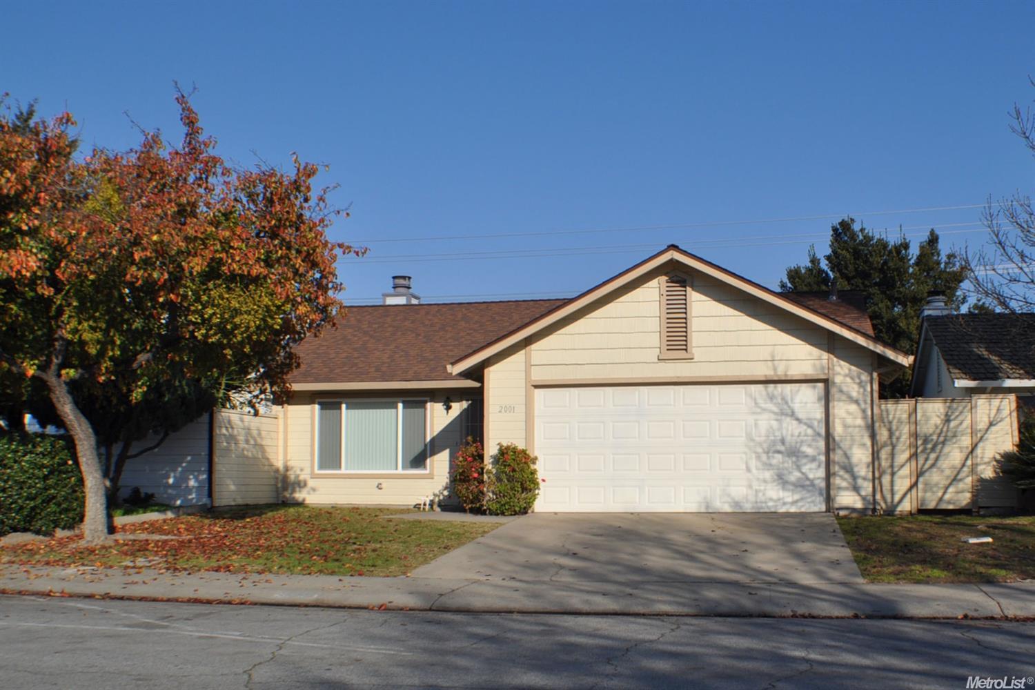 2001 Amsterdam Ln, Modesto, CA 95356 photo 1