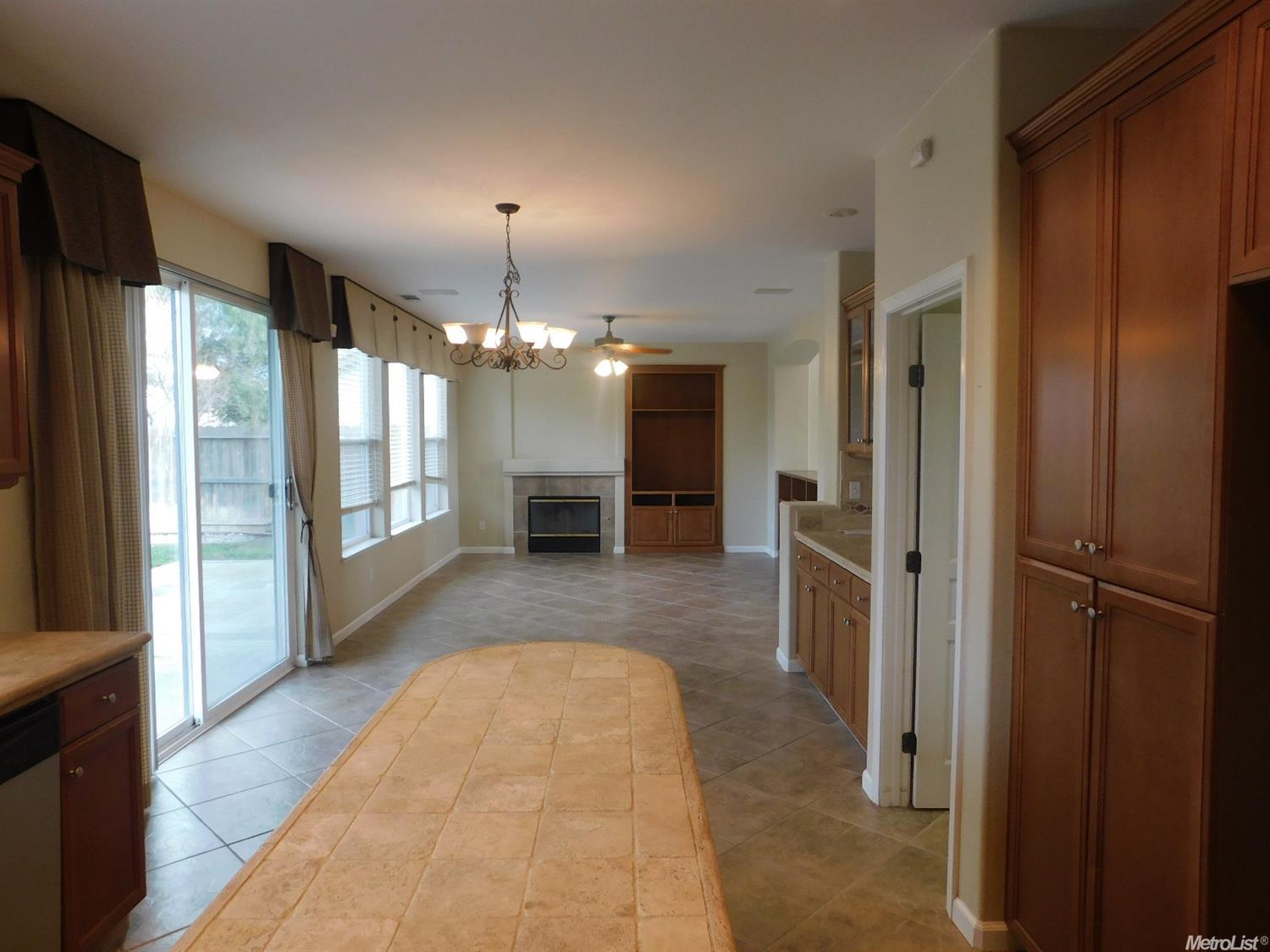 229 Arcadia Pl, Lodi, CA 95240 photo 4