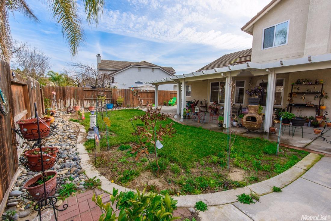 1829 Winding River Ct, Manteca, CA 95337 photo 4