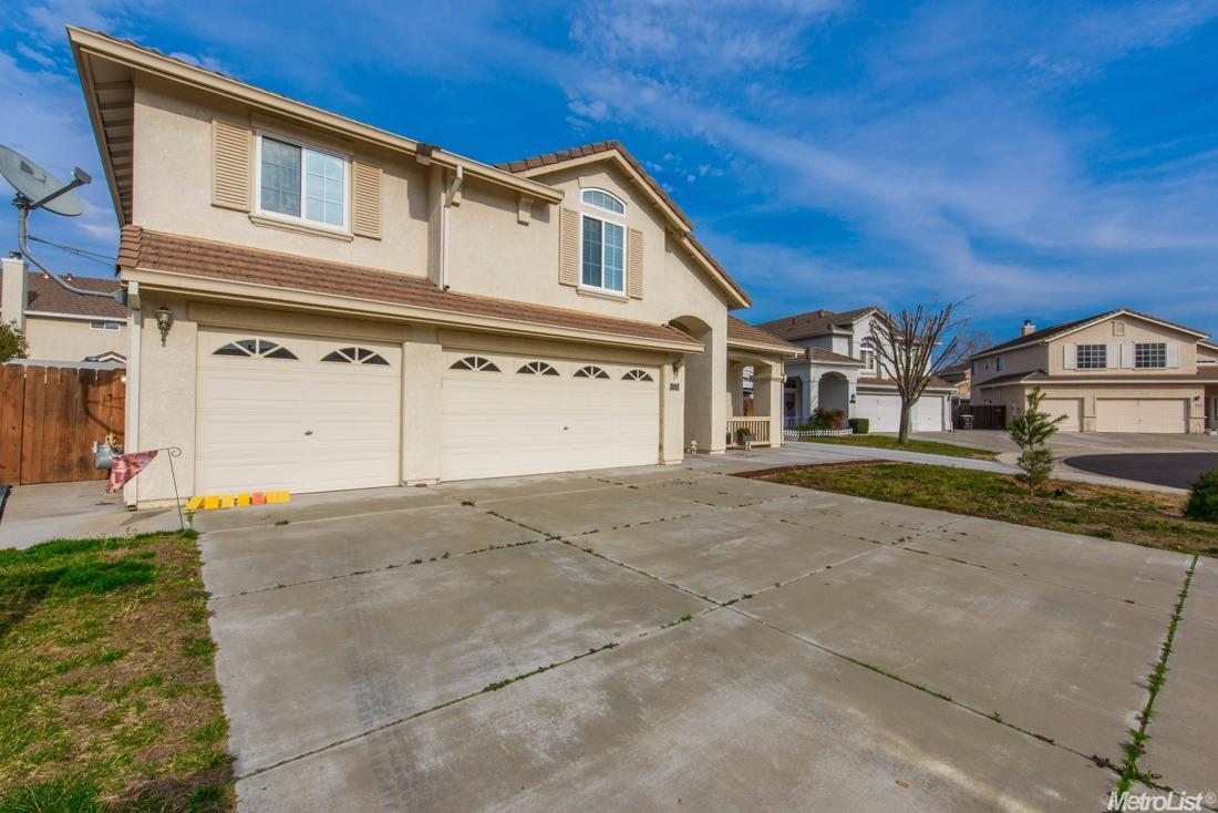 1829 Winding River Ct, Manteca, CA 95337 photo 3