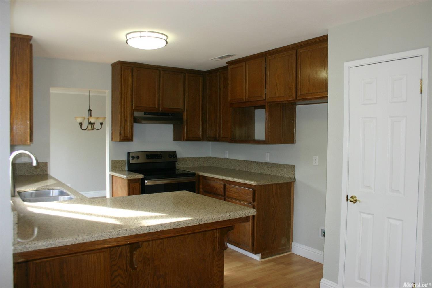 2508 Walnut Park Dr, Modesto, CA 95355 photo 3