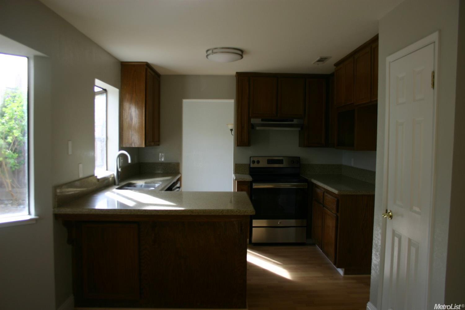 2508 Walnut Park Dr, Modesto, CA 95355 photo 4