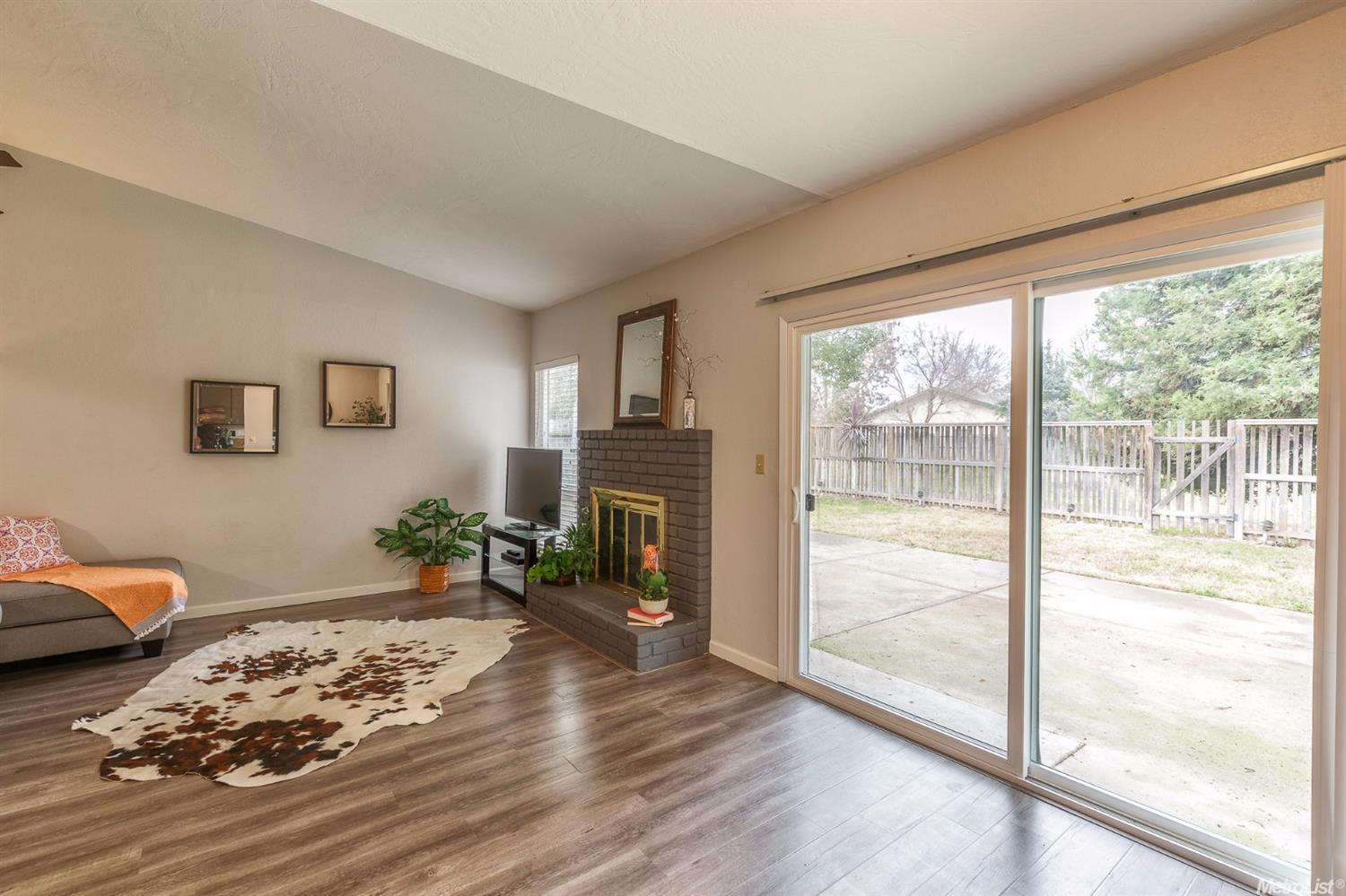 1307 Bunker Ln, Manteca, CA 95336 photo 4