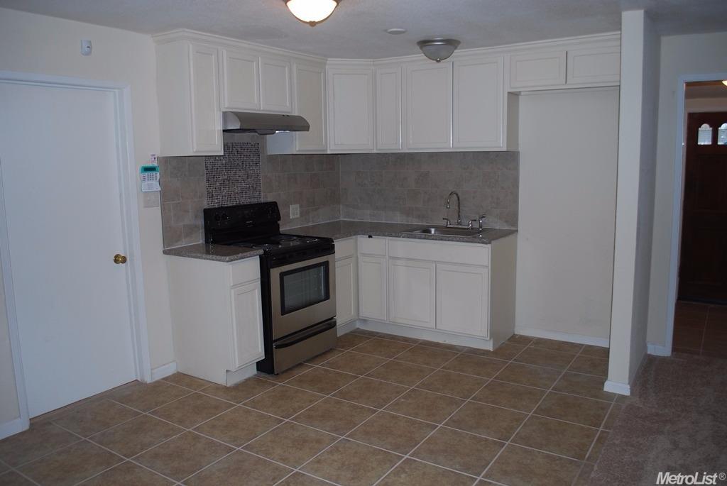 2712 Garvey, Modesto, CA 95350 photo 3