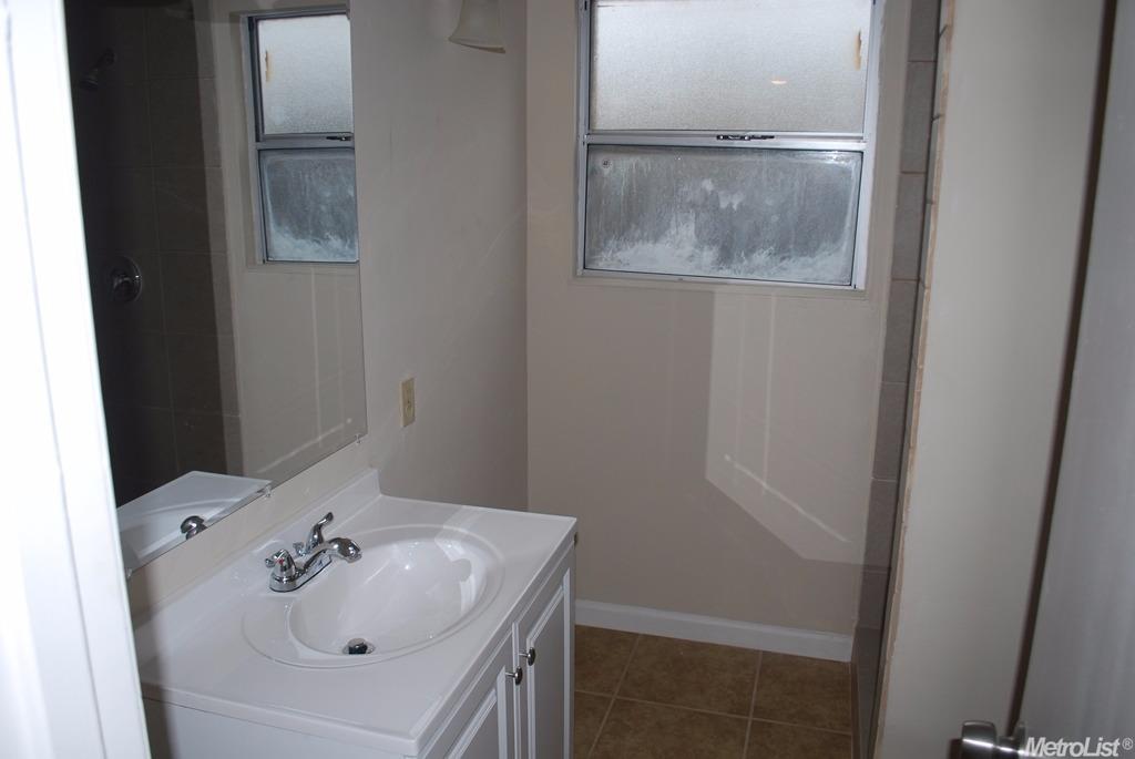 2712 Garvey, Modesto, CA 95350 photo 9