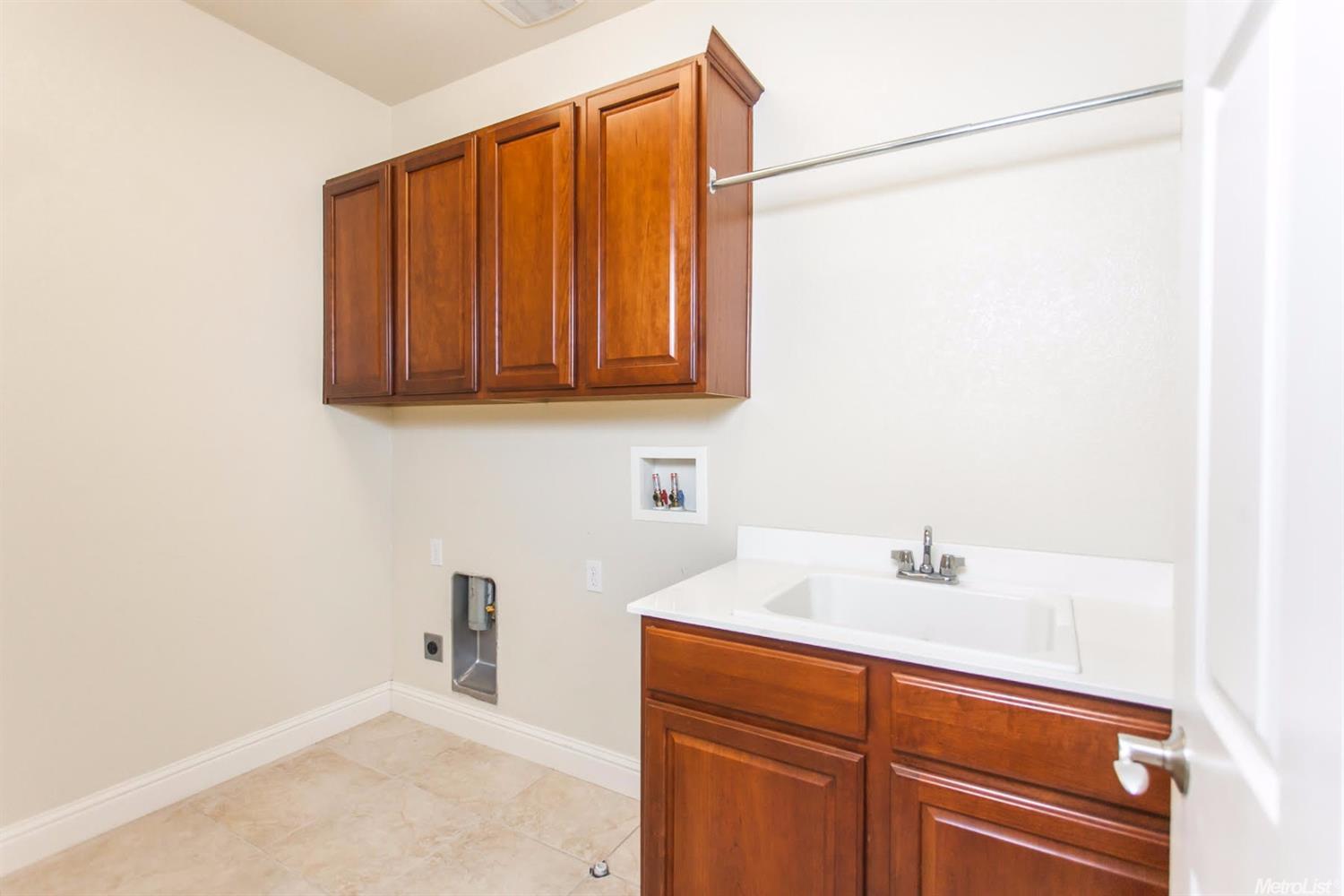 523 Millpond Ave, Lathrop, CA 95330 photo 21