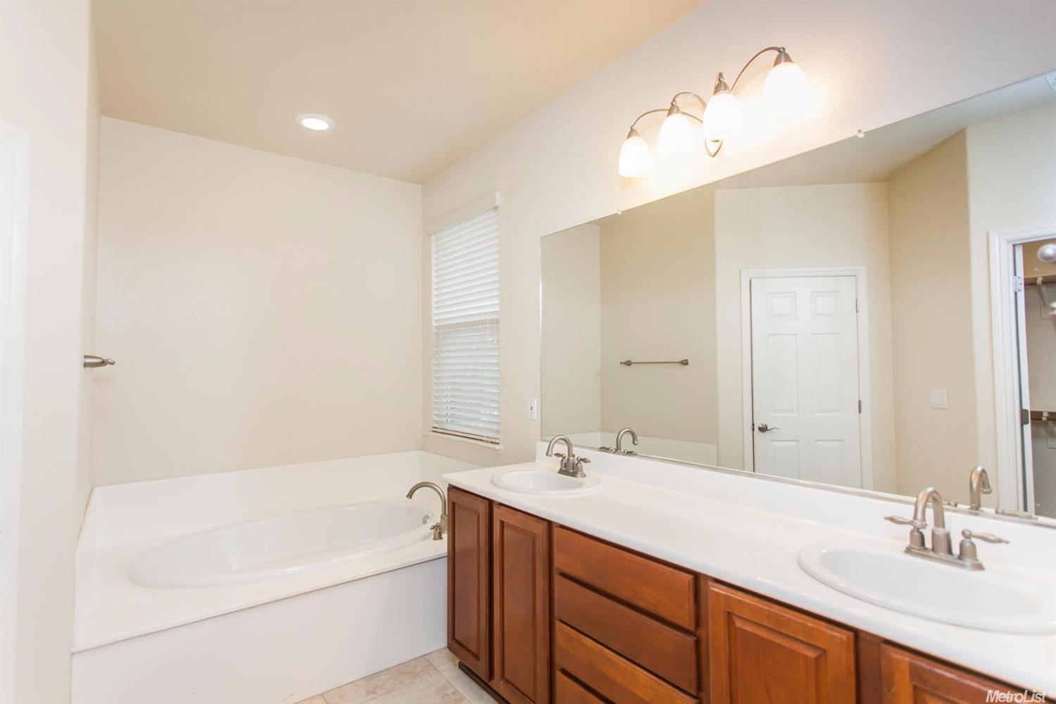 523 Millpond Ave, Lathrop, CA 95330 photo 23