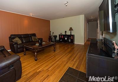 2165 E Marshall St, Turlock, CA 95380 photo 2