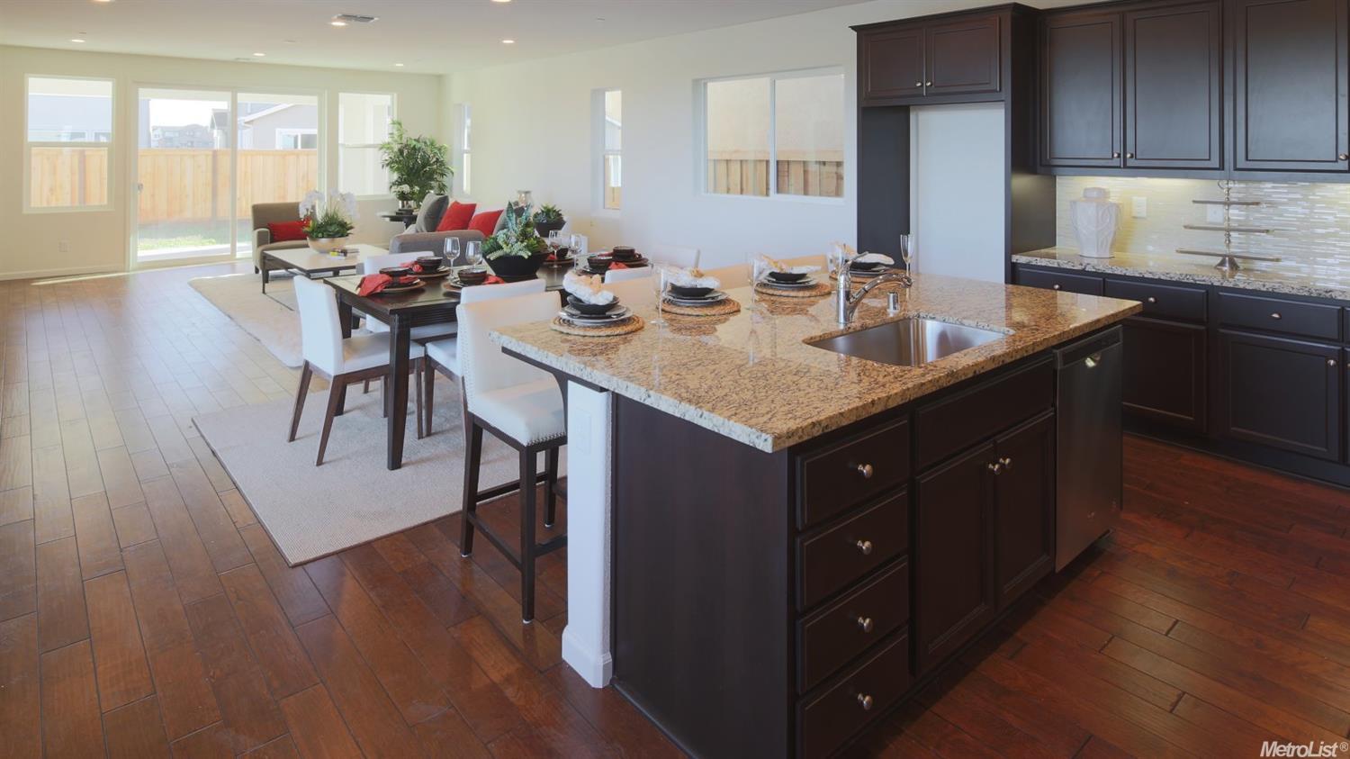 2286 Memory Ln, Tracy, CA 95377 photo 3