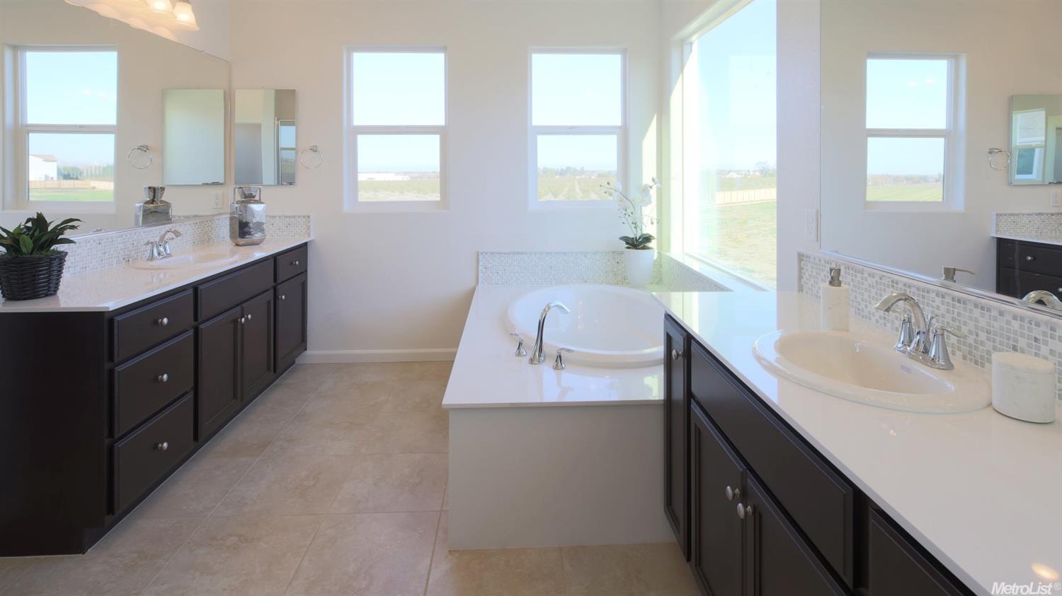 2286 Memory Ln, Tracy, CA 95377 photo 8