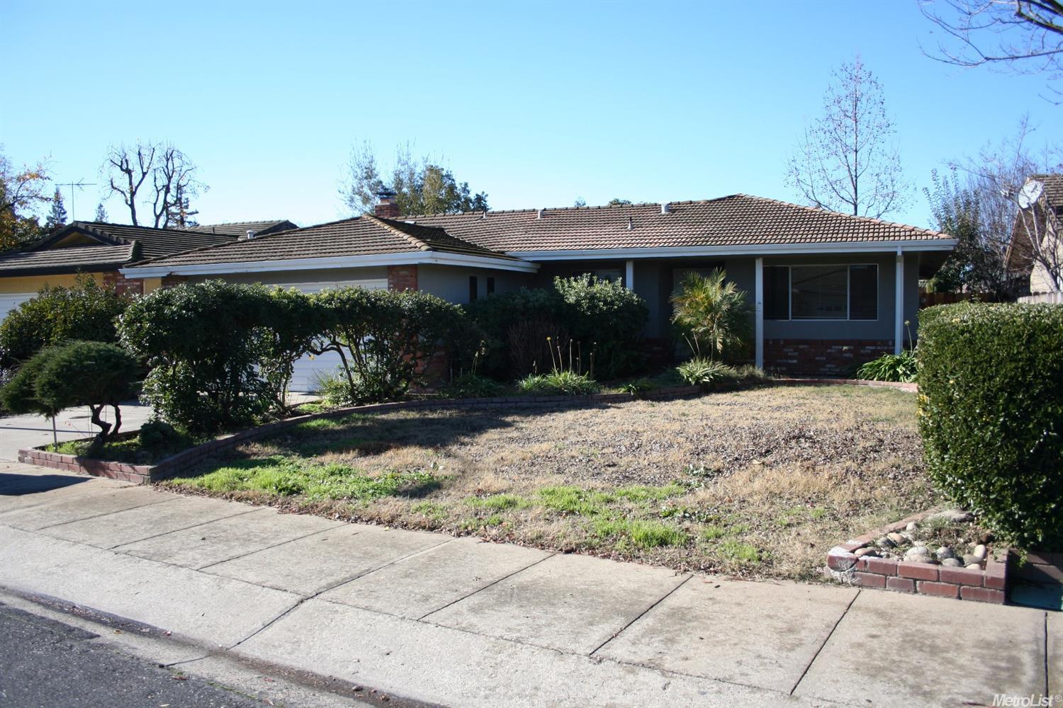 327 Tioga Dr, Lodi, CA 95242 photo 1