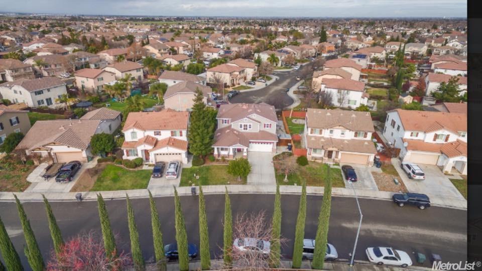941 Windsong Dr, Tracy, CA 95377 photo 2