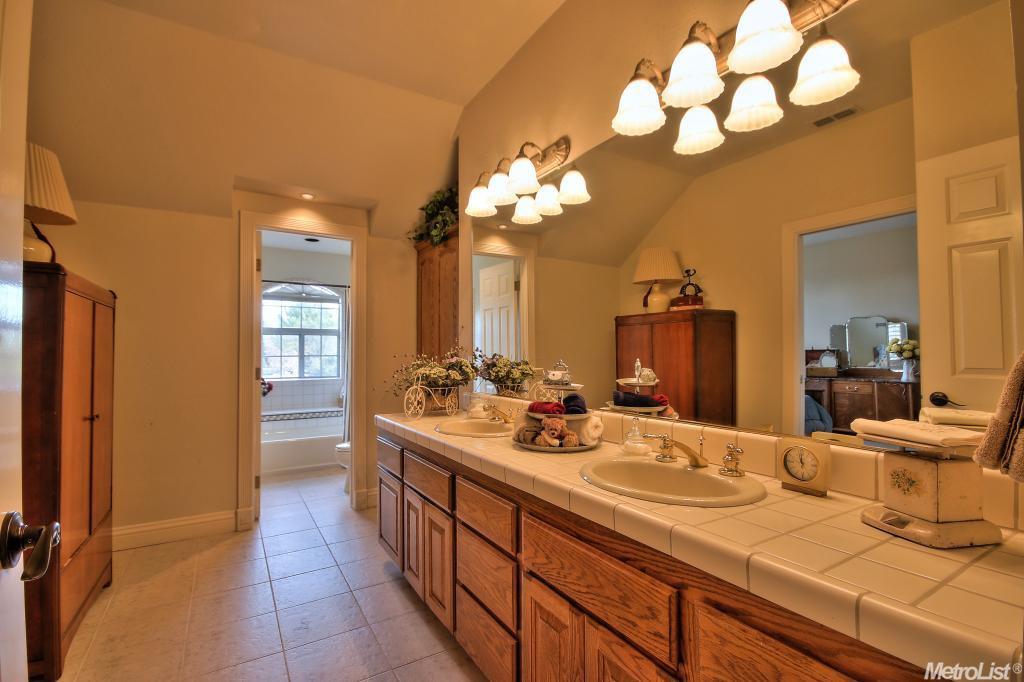 213 Cascade Falls Dr, Folsom, CA 95630 photo 17