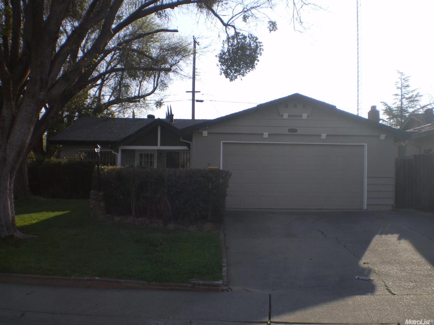5877 Sharps Cir, Carmichael, CA 95608 photo 1