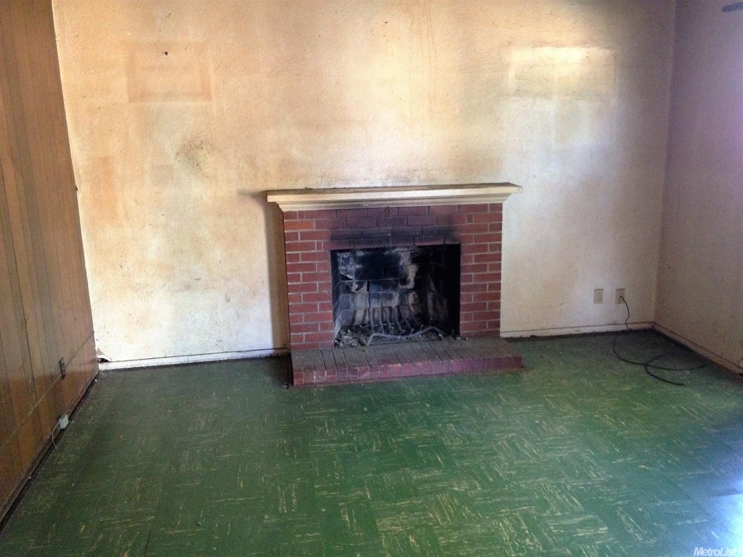 1437 S School St, Lodi, CA 95240 photo 2