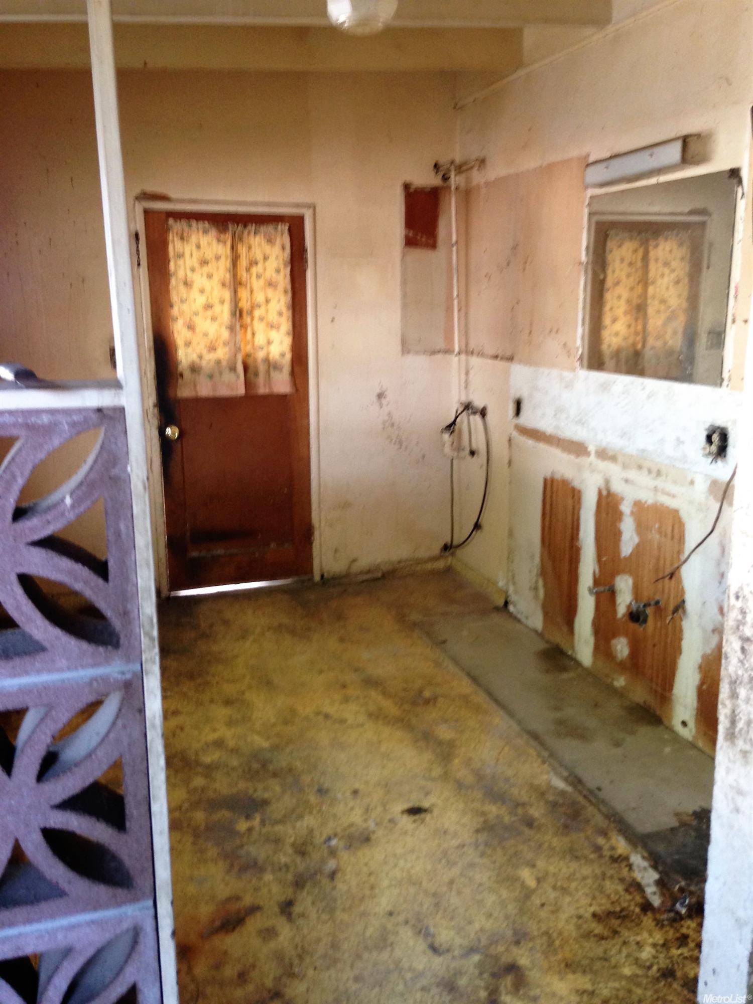 1437 S School St, Lodi, CA 95240 photo 3