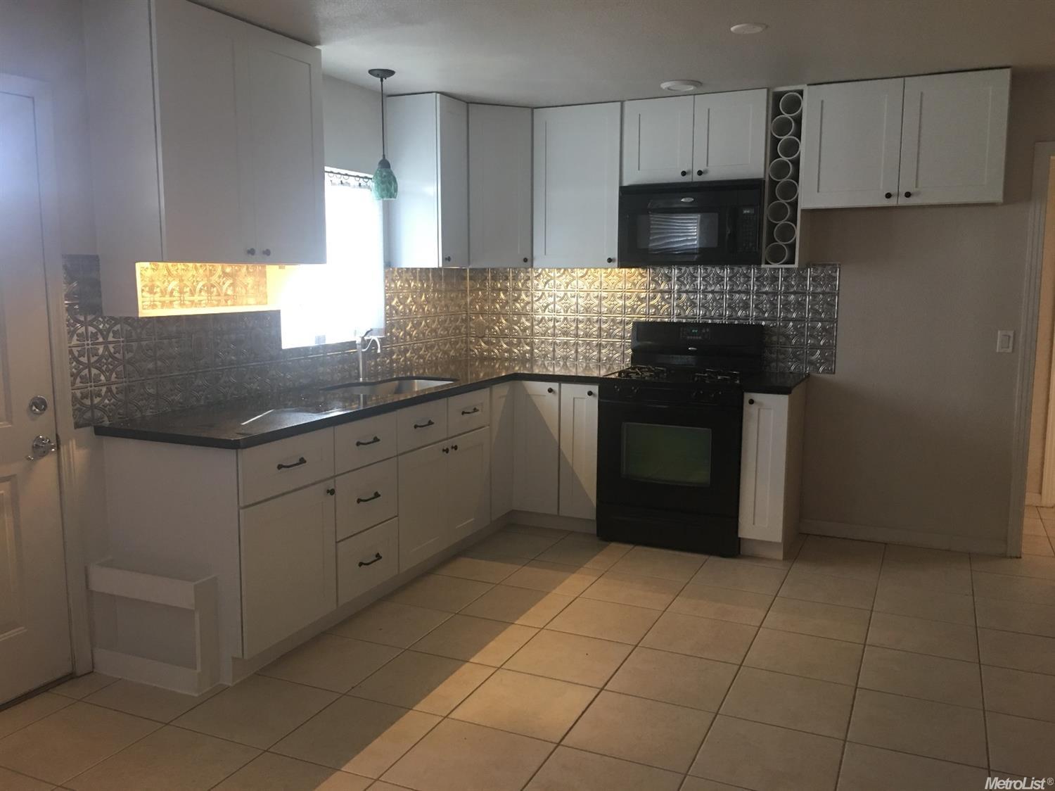 323 Bothun, Turlock, CA 95380 photo 2