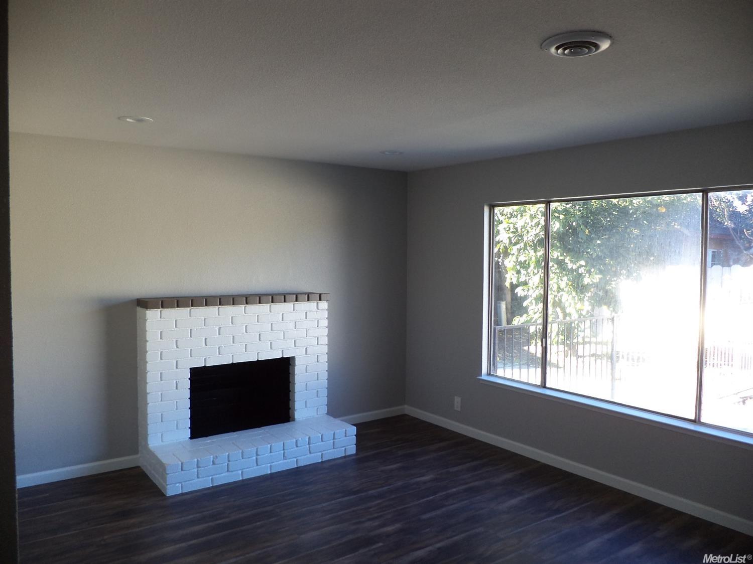 1901 Bloxham St, Modesto, CA 95355 photo 3