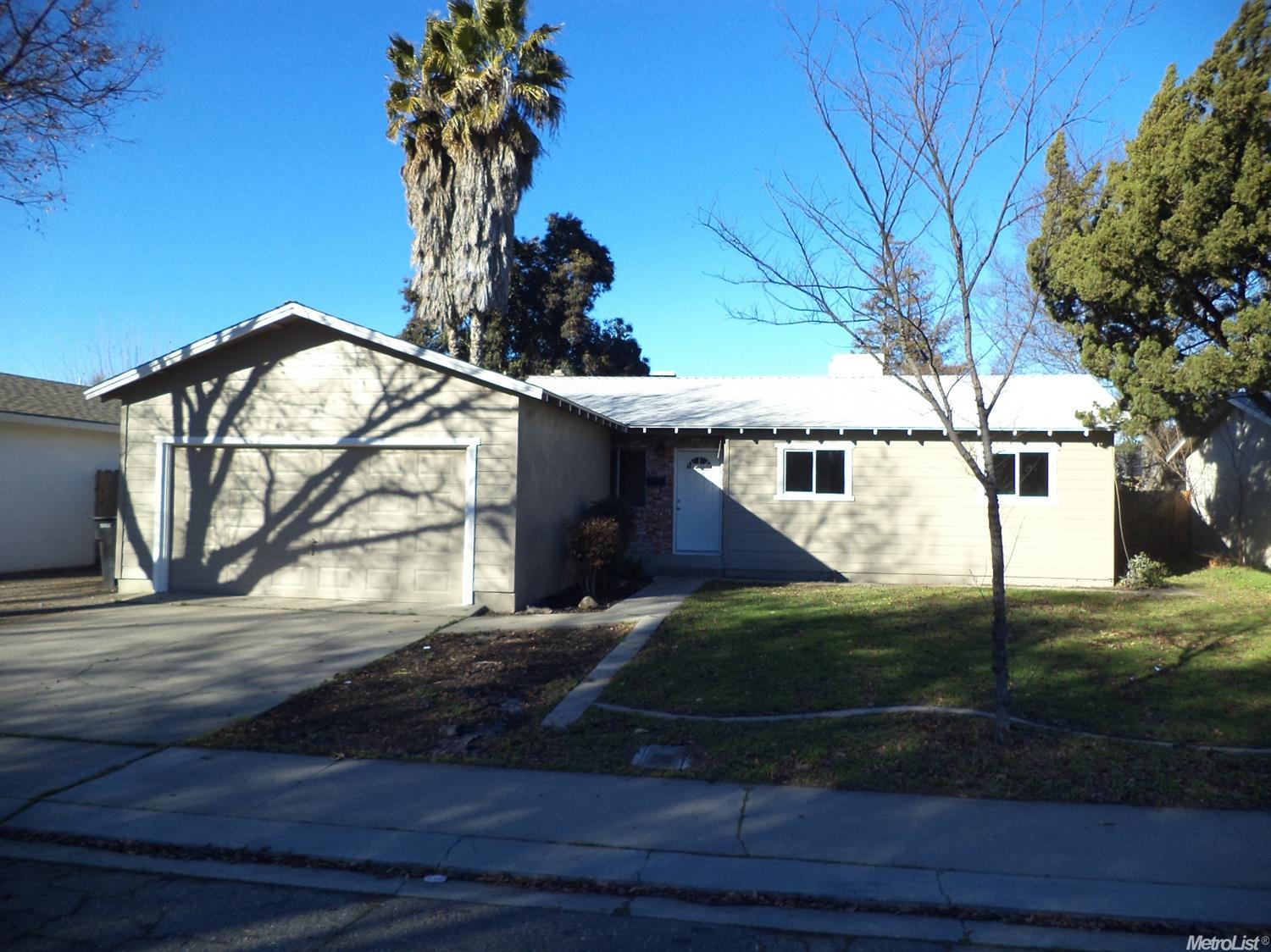 1901 Bloxham St, Modesto, CA 95355 photo 1