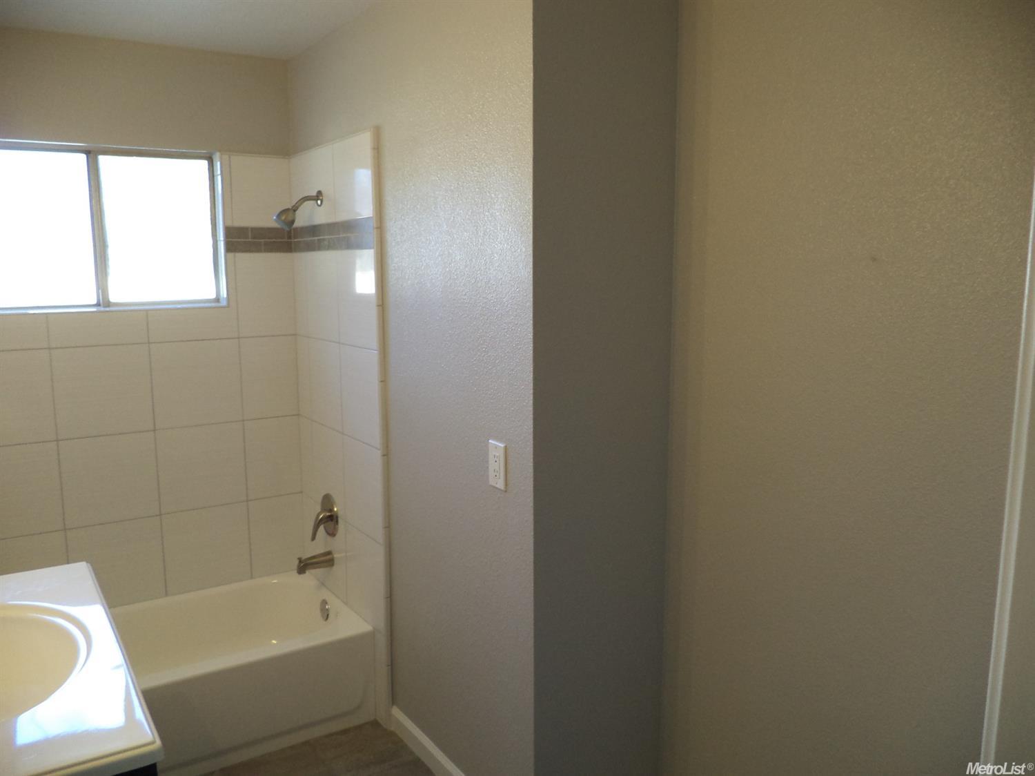 1901 Bloxham St, Modesto, CA 95355 photo 11