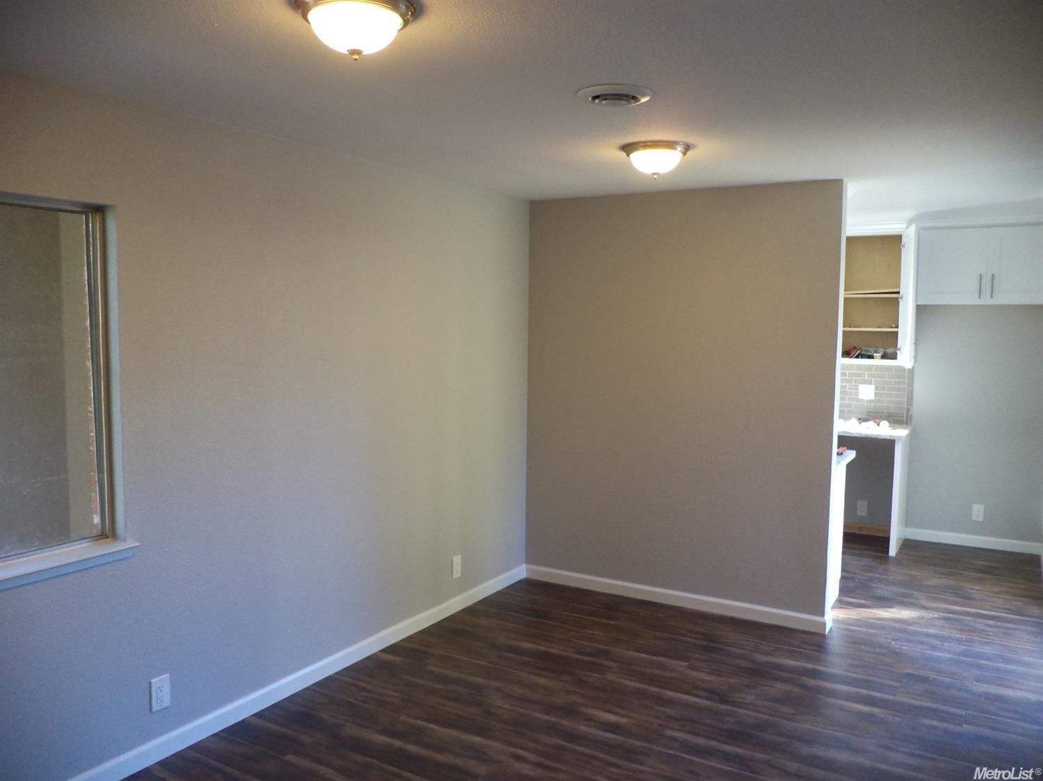 1901 Bloxham St, Modesto, CA 95355 photo 4