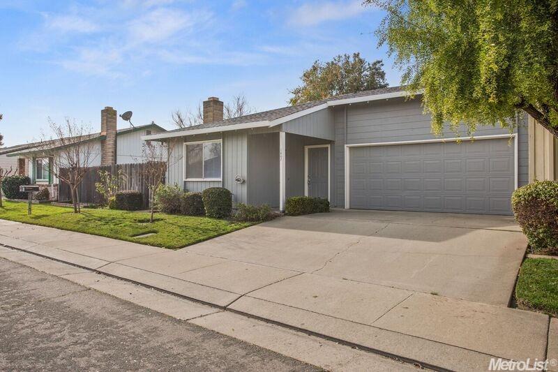 1607 Thompson Dr, Lodi, CA 95240 photo 1