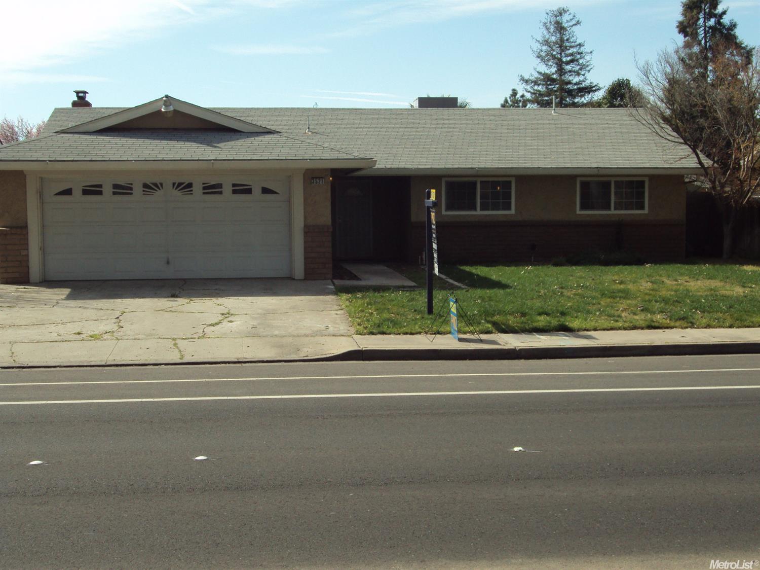 3521 M St, Merced, CA 95348 photo 1