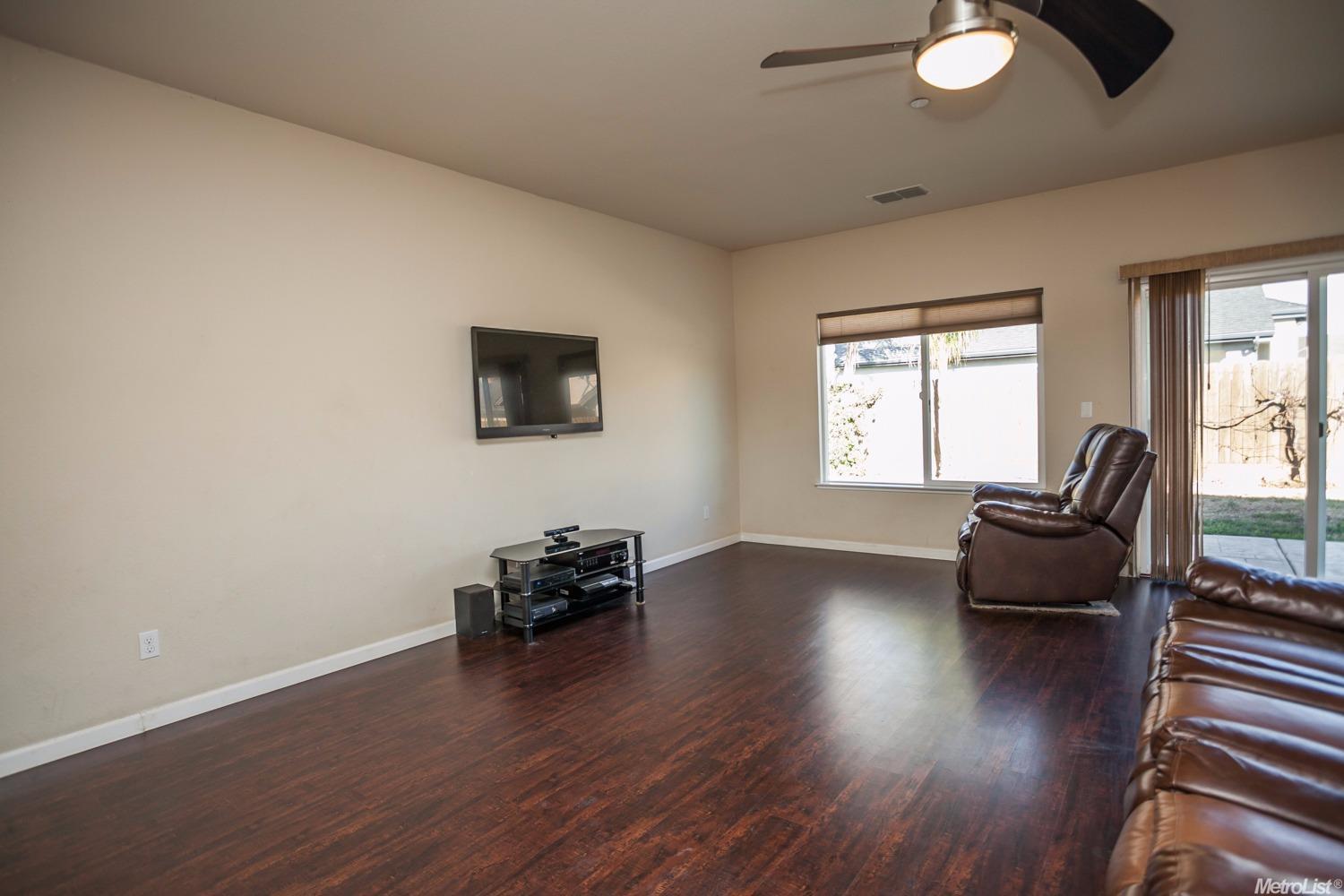 6613 Little Ave, Hughson, CA 95326 photo 2