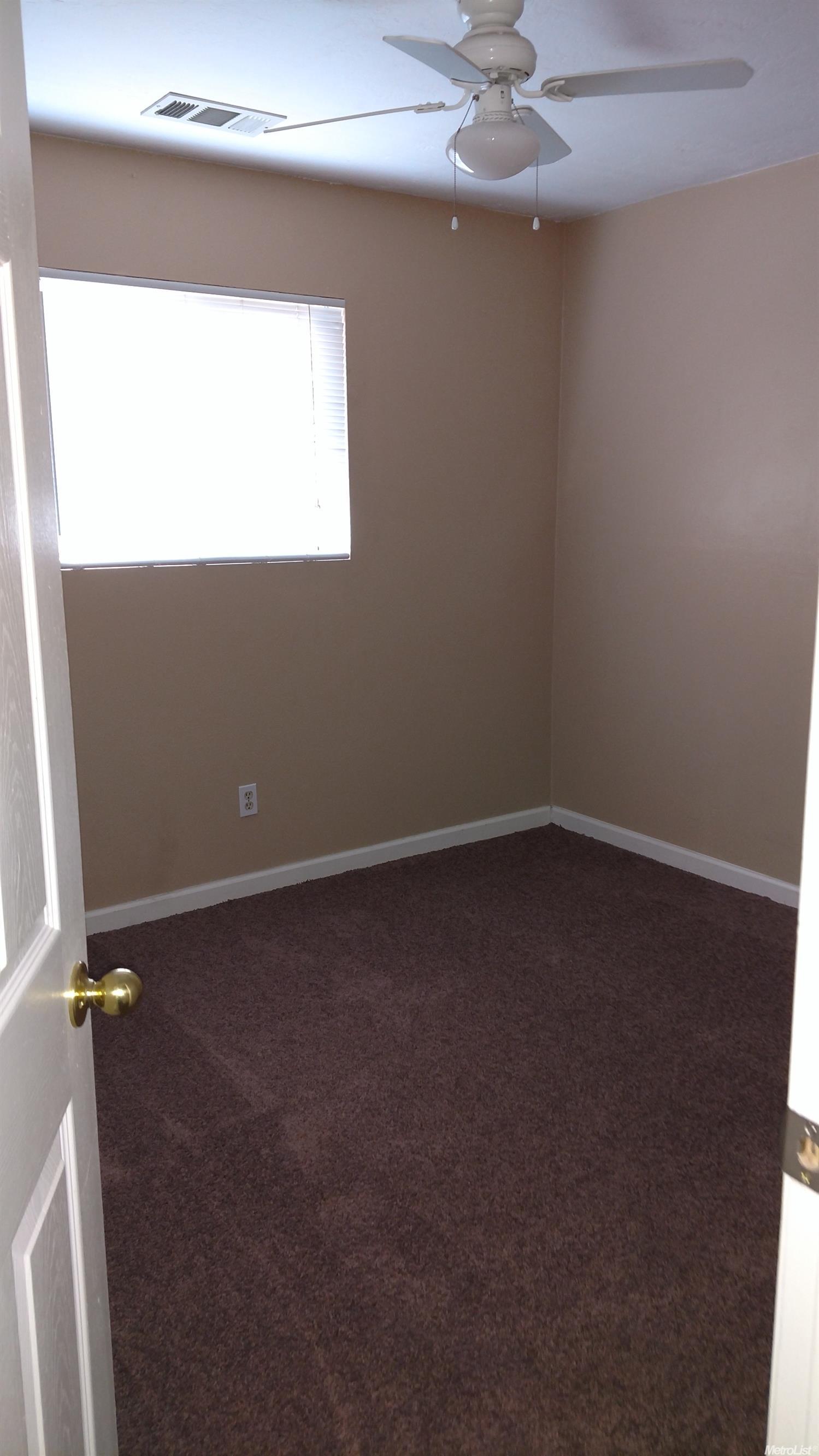 1924 Applegate Dr, Modesto, CA 95350 photo 8