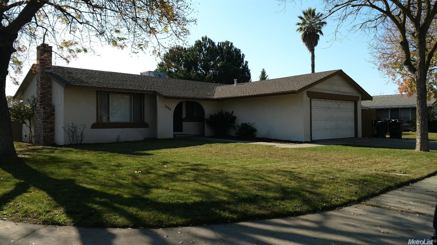 1924 Applegate Dr, Modesto, CA 95350 photo 1