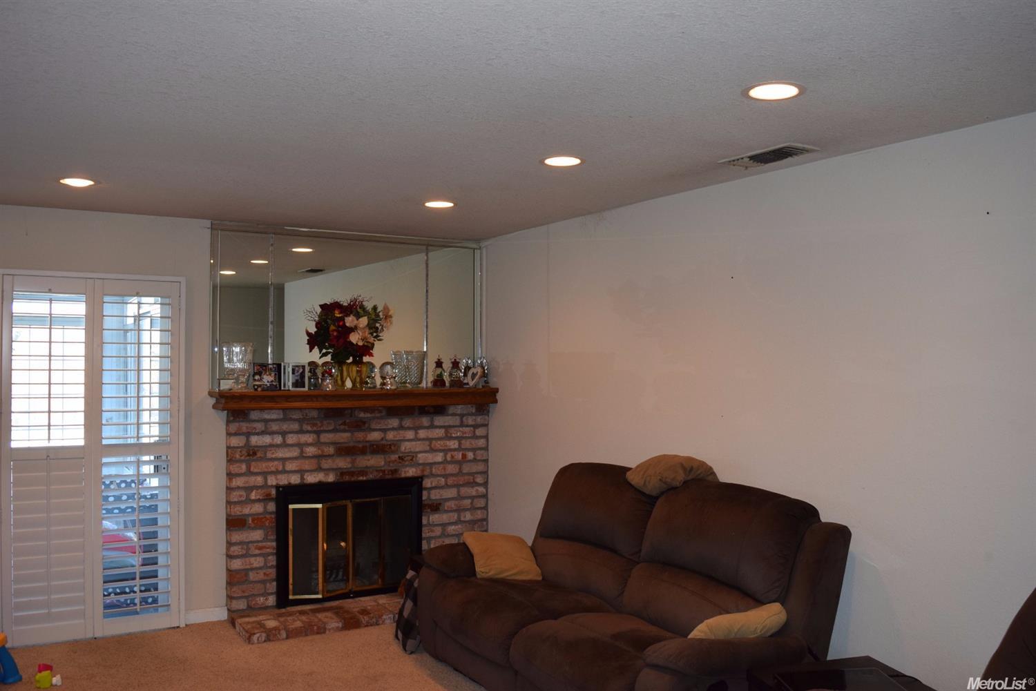 405 Palm Cir, Tracy, CA 95376 photo 5