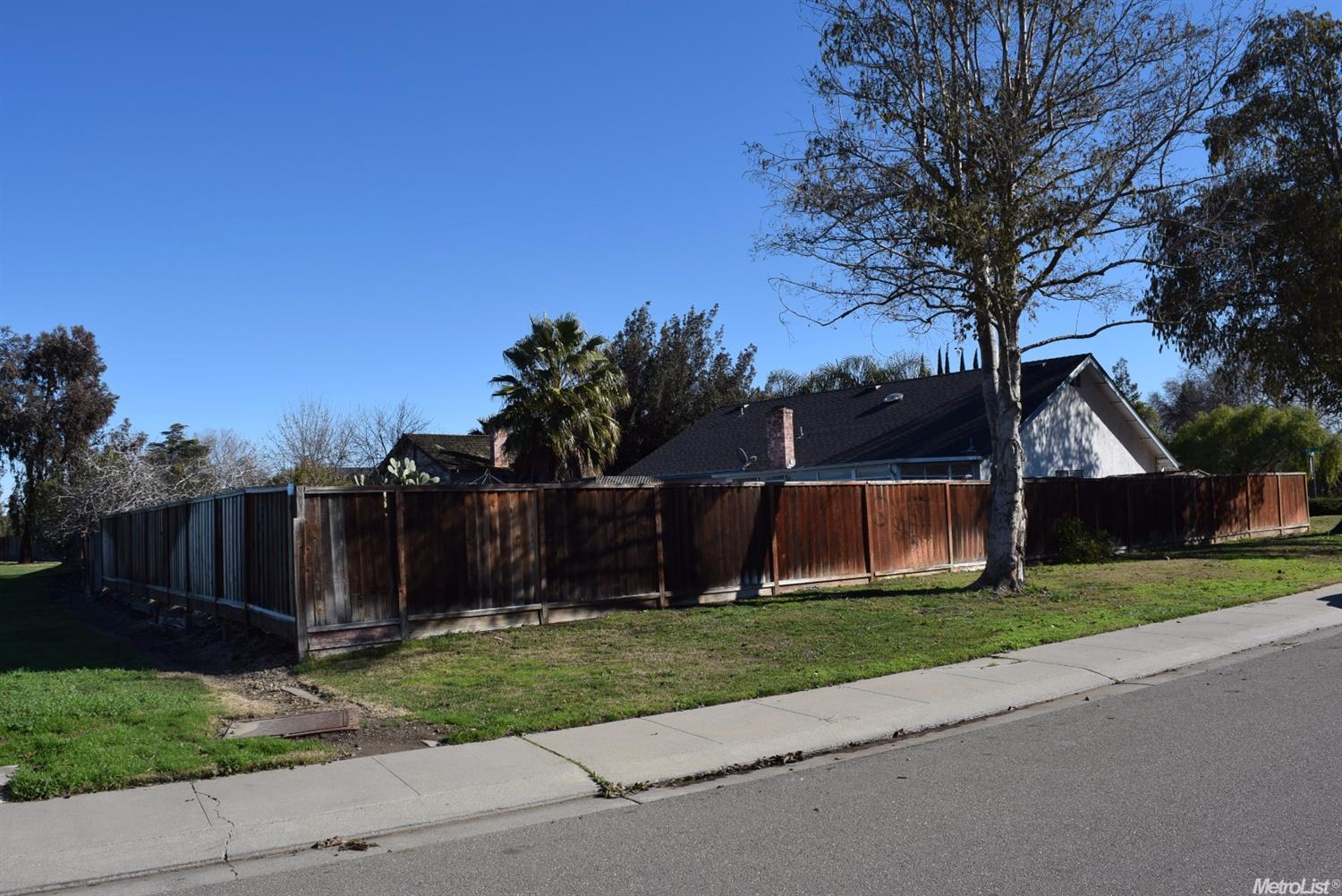 405 Palm Cir, Tracy, CA 95376 photo 17