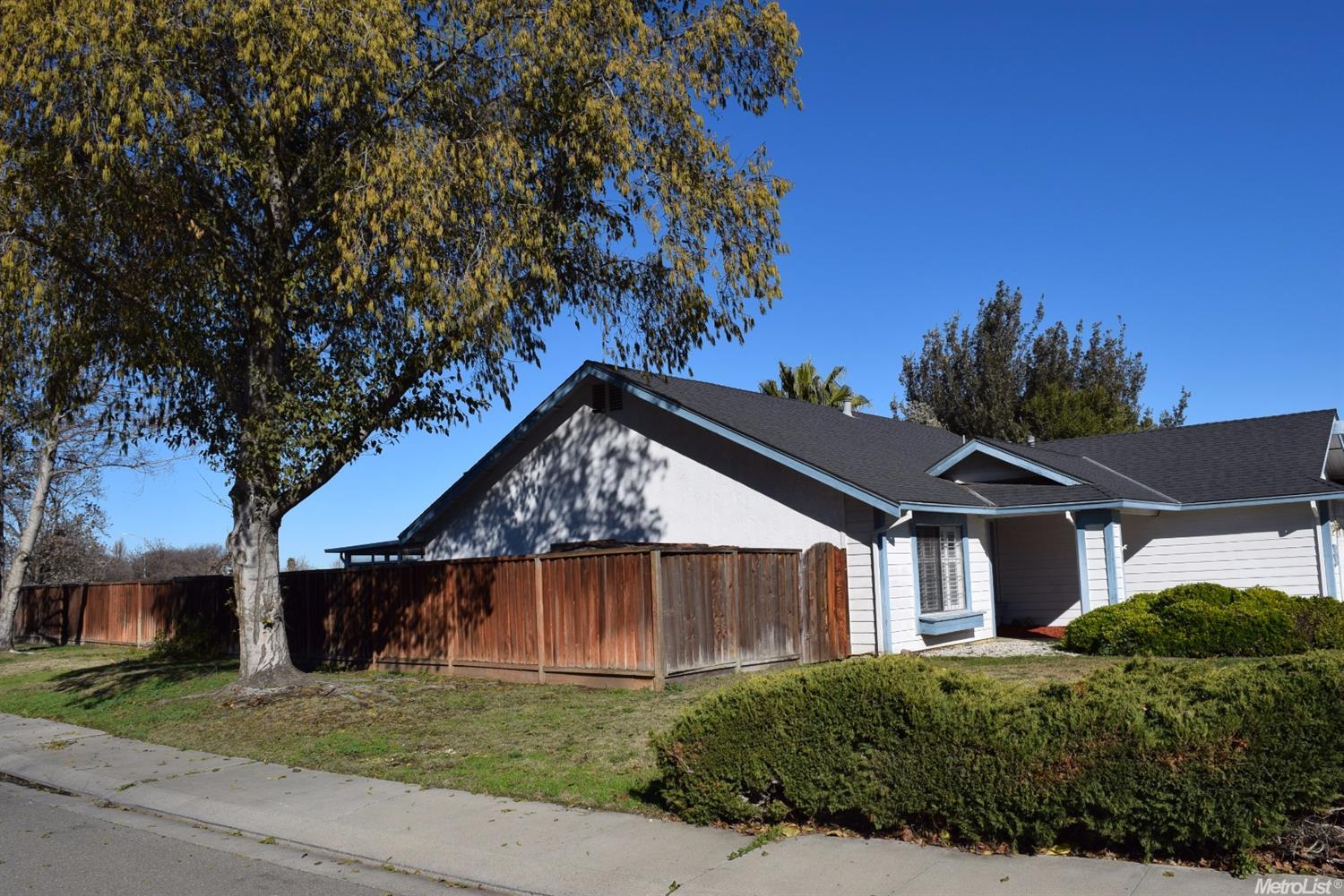 405 Palm Cir, Tracy, CA 95376 photo 16