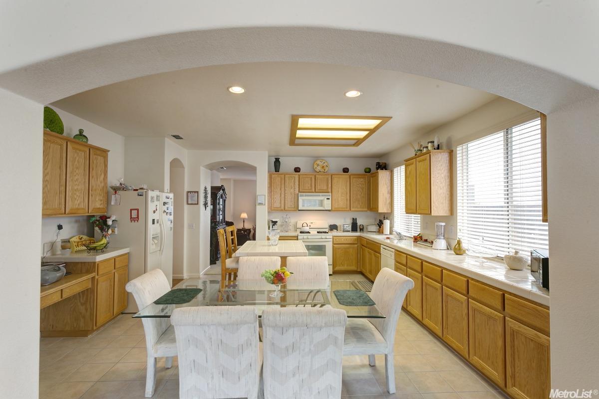 804 Billy F Freeman Ln, Tracy, CA 95377 photo 4