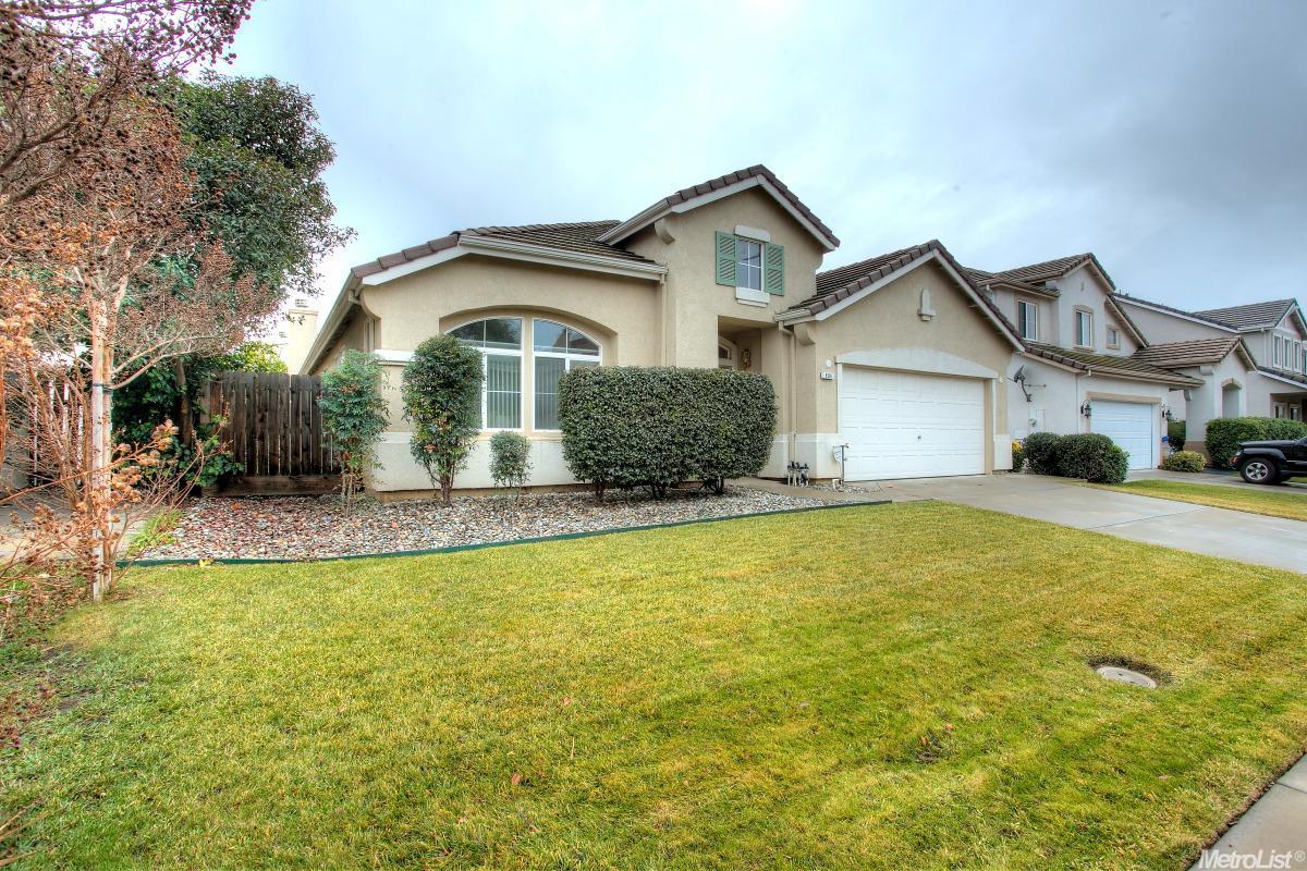 804 Billy F Freeman Ln, Tracy, CA 95377 photo 2