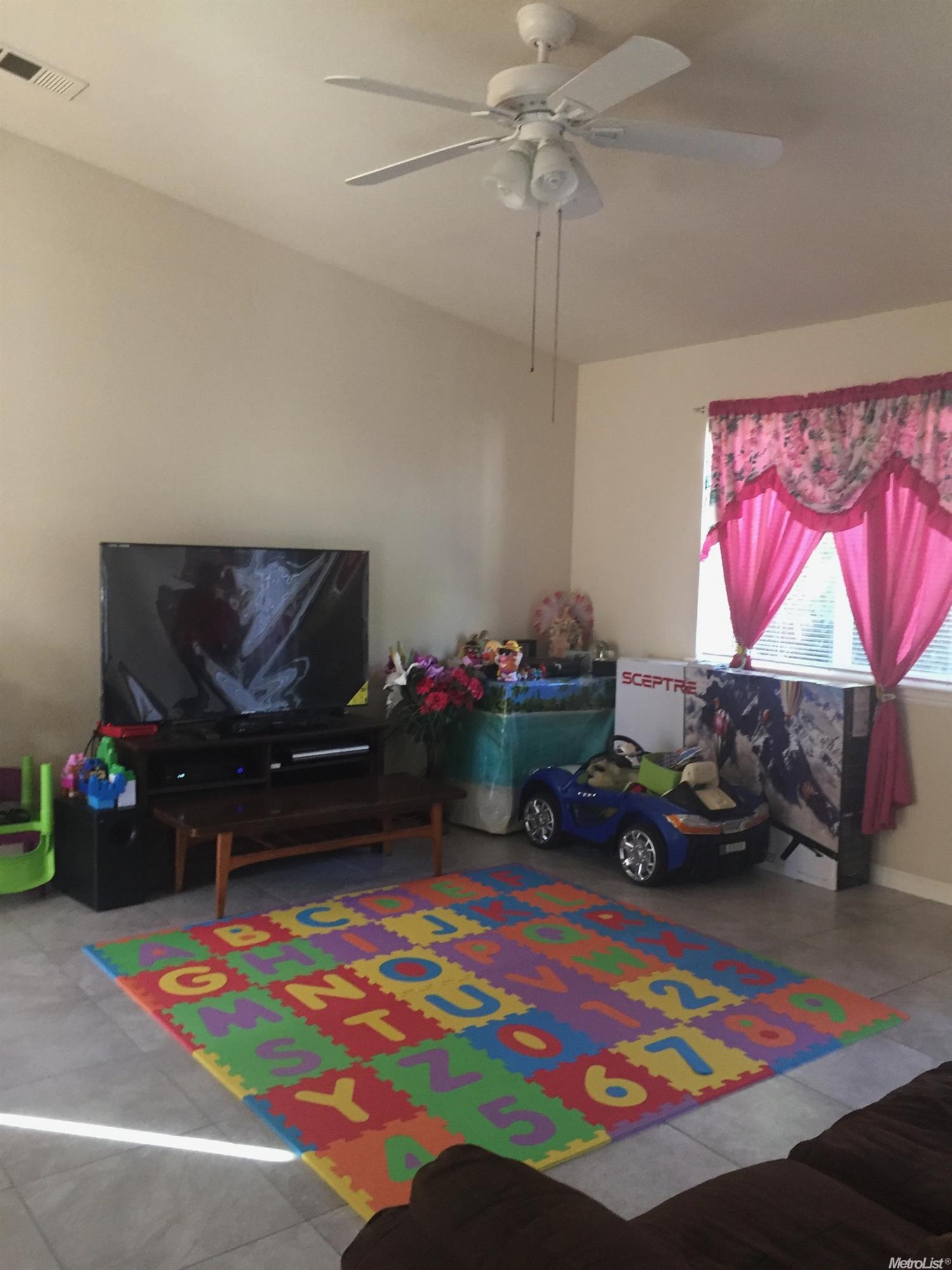 174 Brook Hollw, Patterson, CA 95363 photo 2