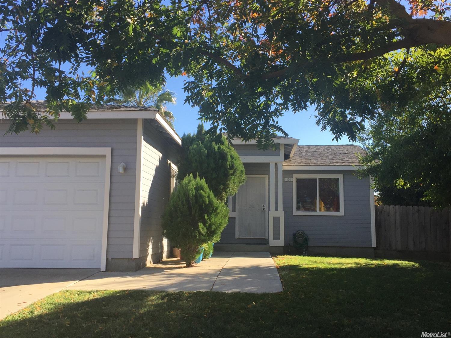 174 Brook Hollw, Patterson, CA 95363 photo 1