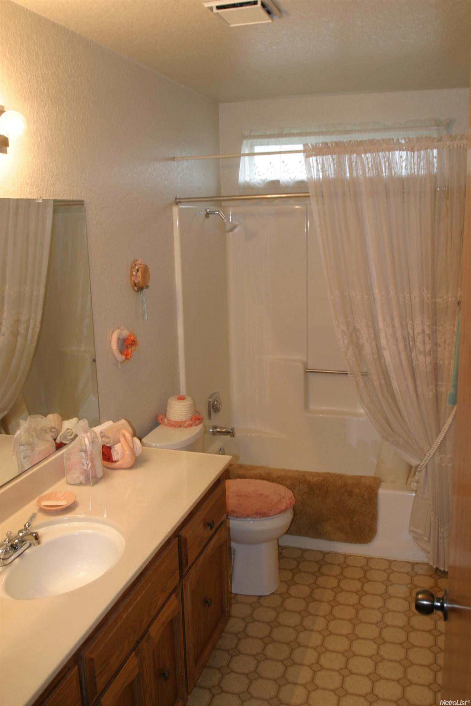 1801 E Chamberlain Dr, Turlock, CA 95382 photo 20