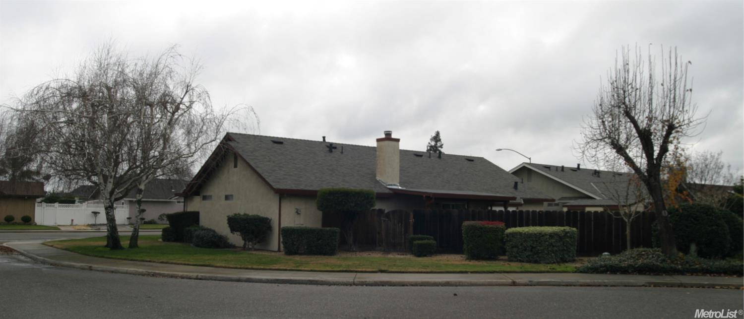 1801 E Chamberlain Dr, Turlock, CA 95382 photo 4