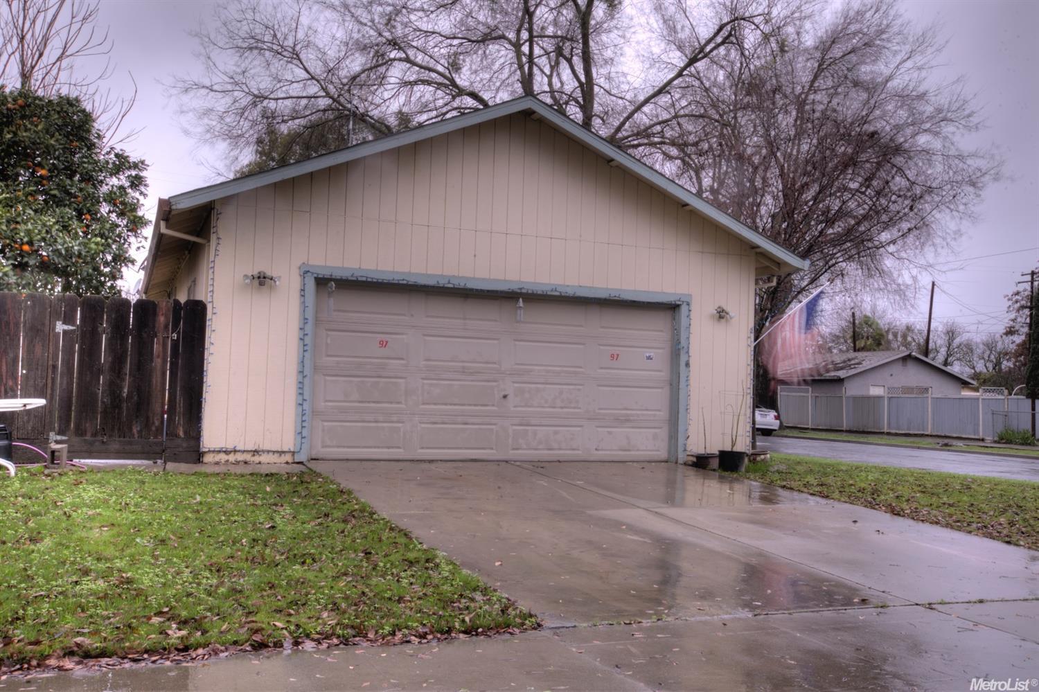 608 Center St, Modesto, CA 95351 photo 3