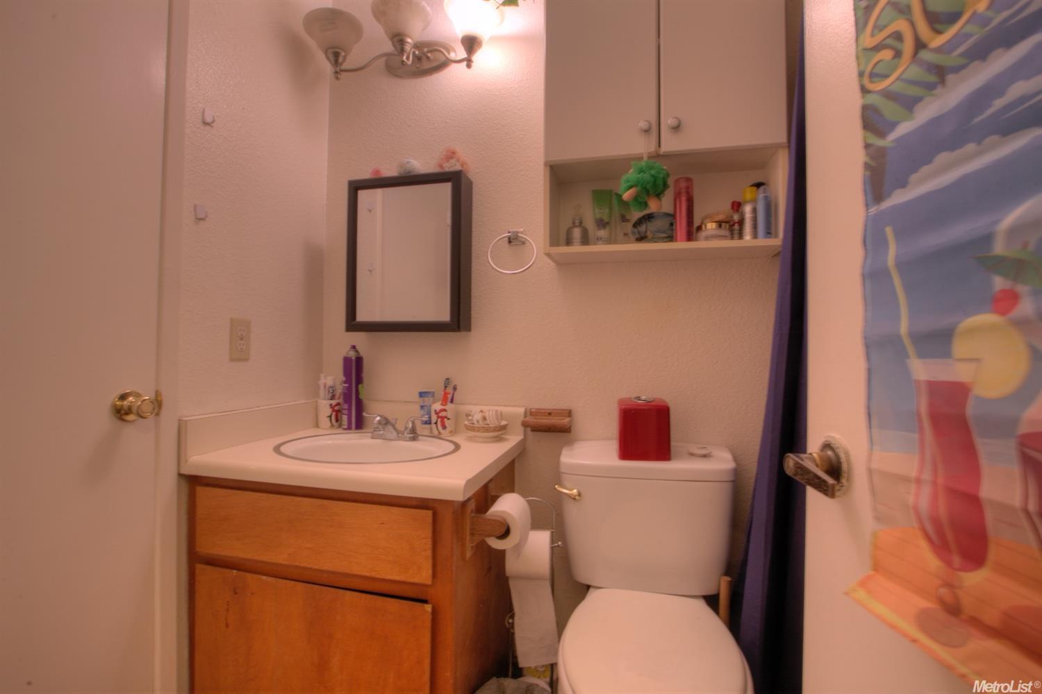 608 Center St, Modesto, CA 95351 photo 14