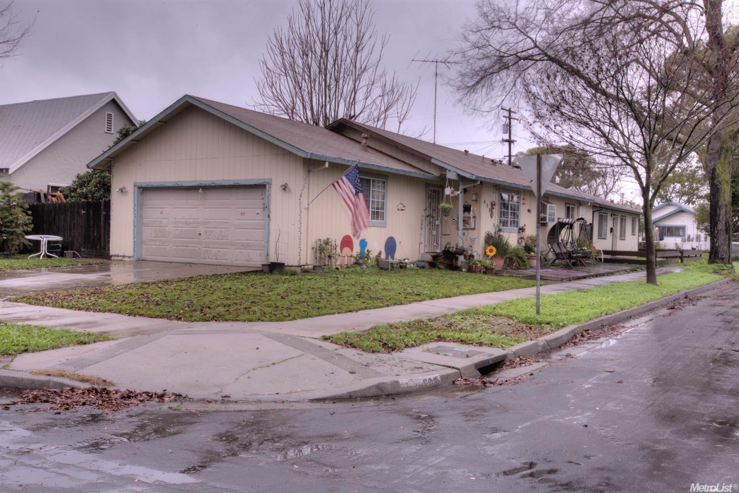 608 Center St, Modesto, CA 95351 photo 1