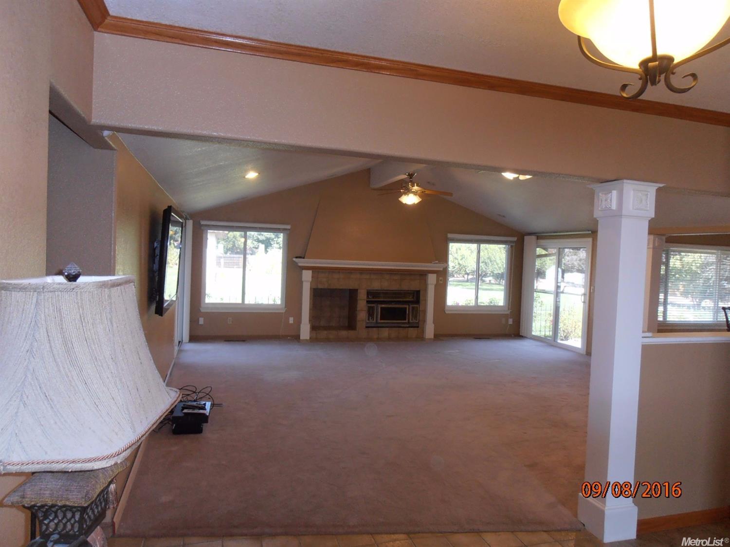8617 W Etcheverry Dr, Tracy, CA 95304 photo 2
