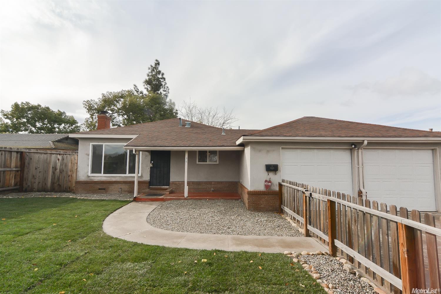 915 S Main St, Manteca, CA 95337 photo 1