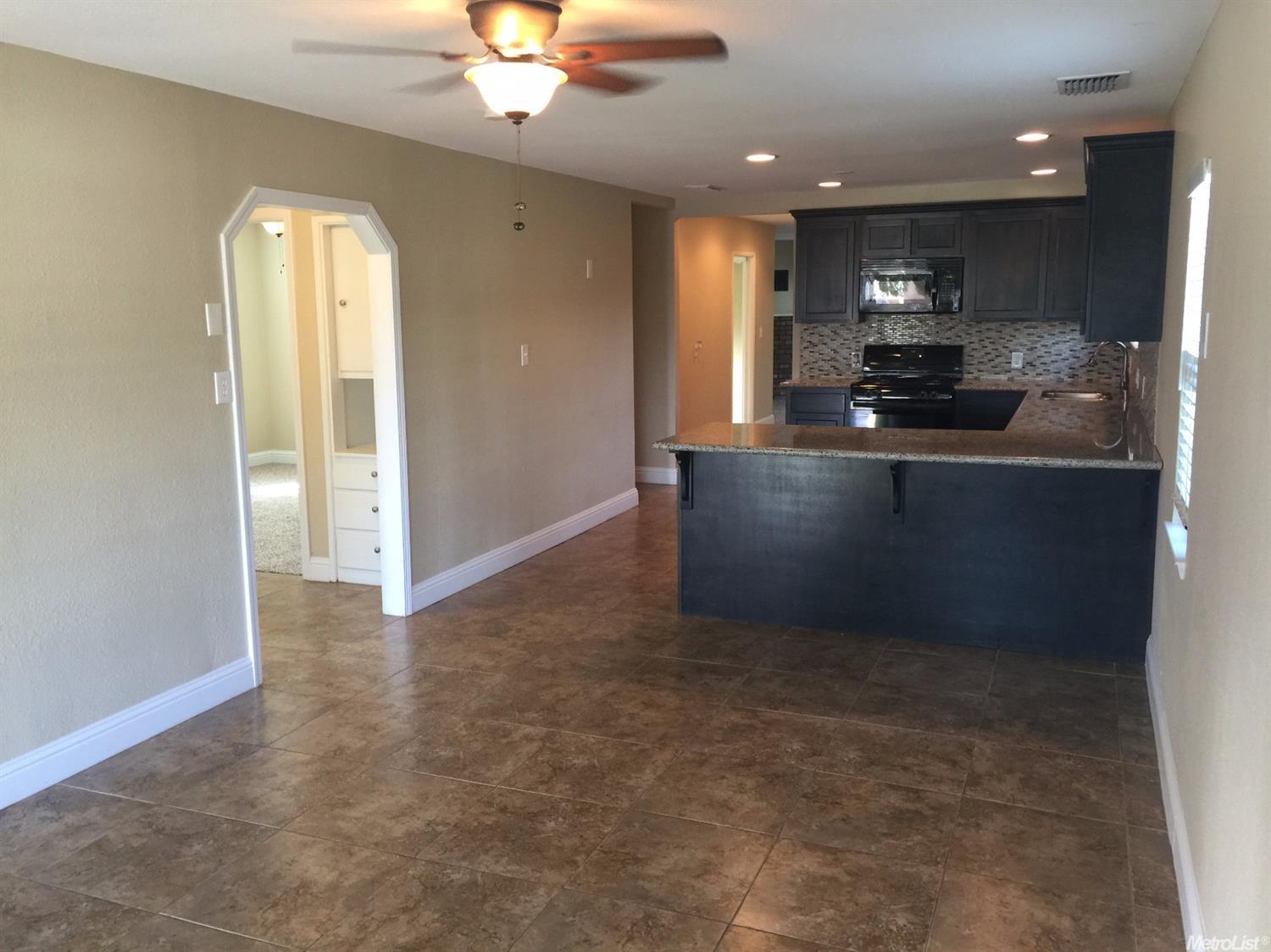 1525 Grape Ave, Modesto, CA 95350 photo 6