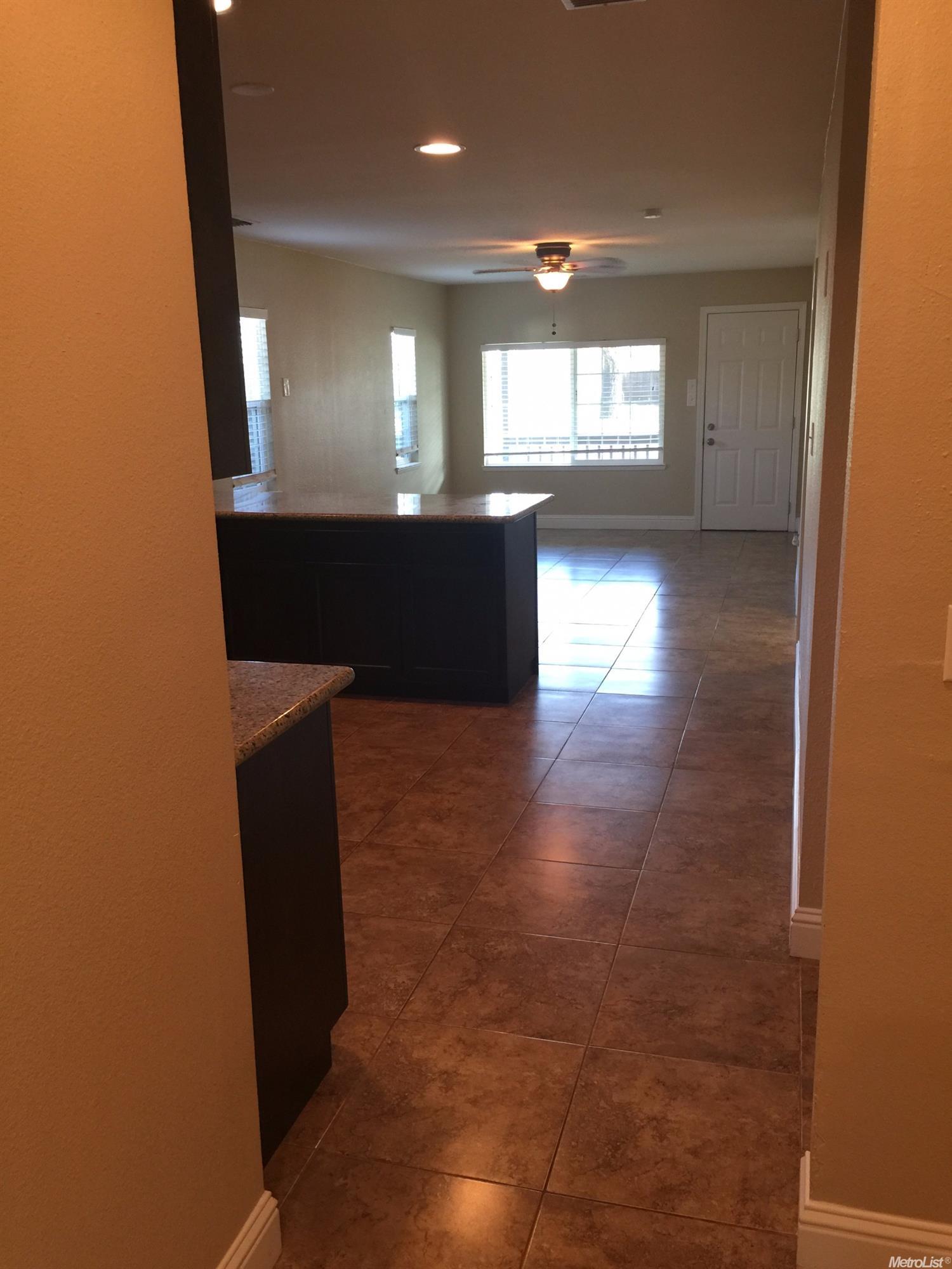 1525 Grape Ave, Modesto, CA 95350 photo 4
