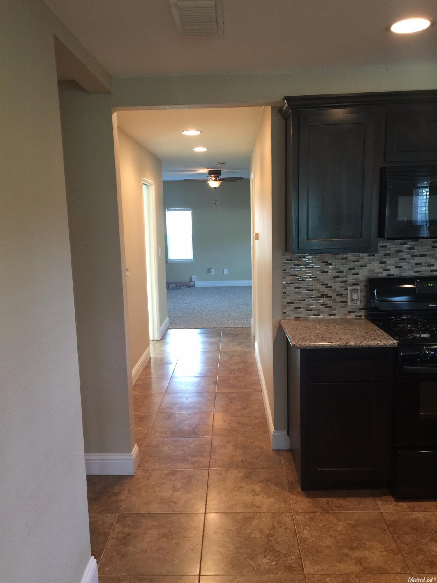 1525 Grape Ave, Modesto, CA 95350 photo 5
