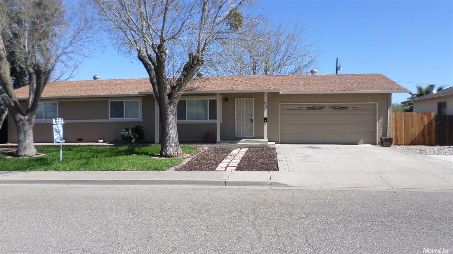 912 Sylvia St, Gustine, CA 95322 photo 1