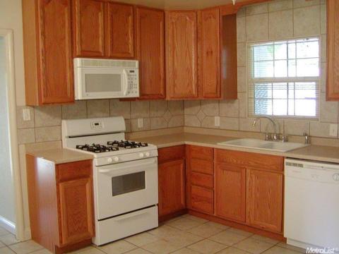 1310 Suzanne Ave, Modesto, CA 95350 photo 2